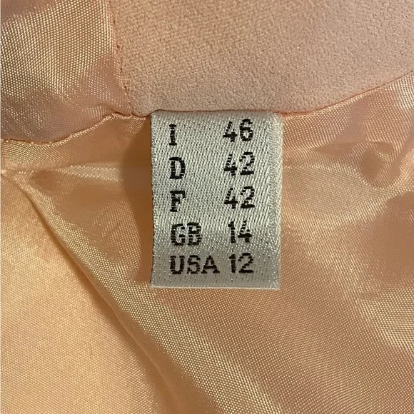 Vintage Cheap and Chic Moschino Cropped Pink Suit Jacket - Picture 4 of 6